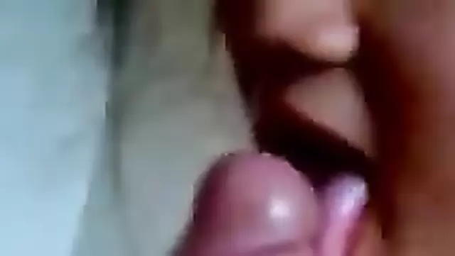 Крупно снял на камеру минет от узбечки