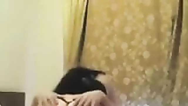 Узбекская сучка трахается с любовником