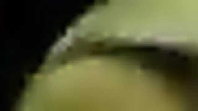 Милая узбечка ласкает свое тело